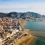 Great With View Apartment Montjoi