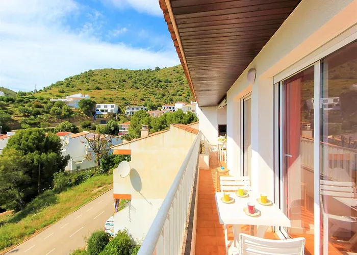 Great With View Apartment Montjoi
